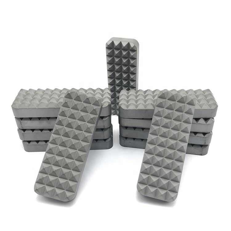 Tungsten carbide jaw gripper insert