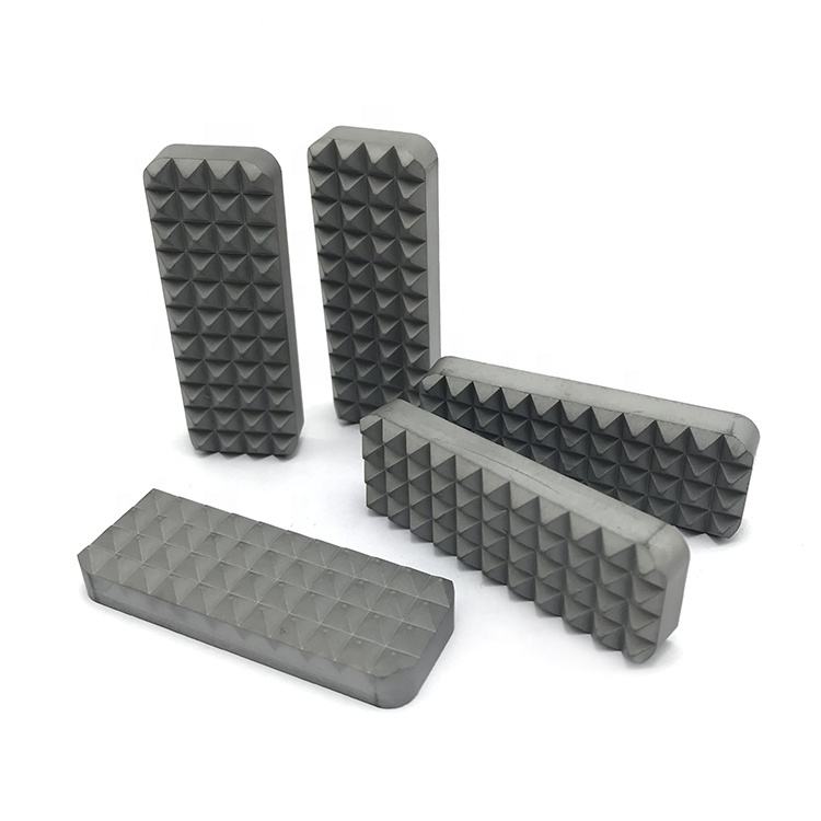 Tungsten carbide jaw gripper insert