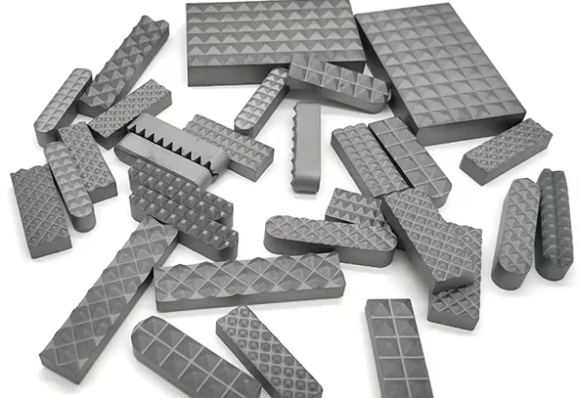 Tungsten carbide jaw gripper insert